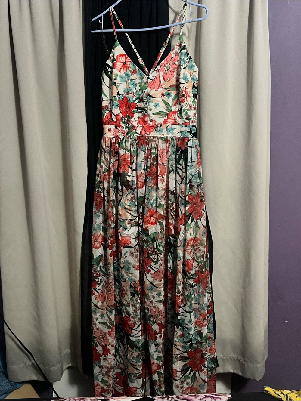 Floral V-Neck Maxi Dress/shorts underneath in Red and Green